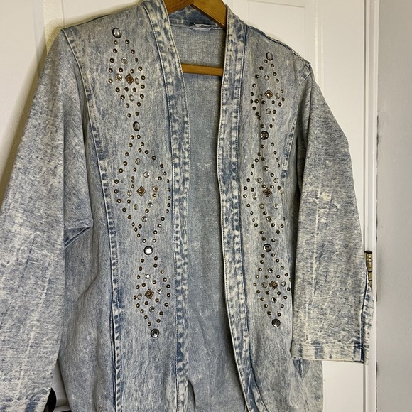 Vintage RIO Acid Wash Denim Jeweled Jacket With Pleats And Shoulder Pads In Sz S - Picture 3 of 7